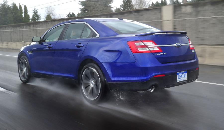  Ford Taurus SHO 2013 года  (фото 41 из 56)
